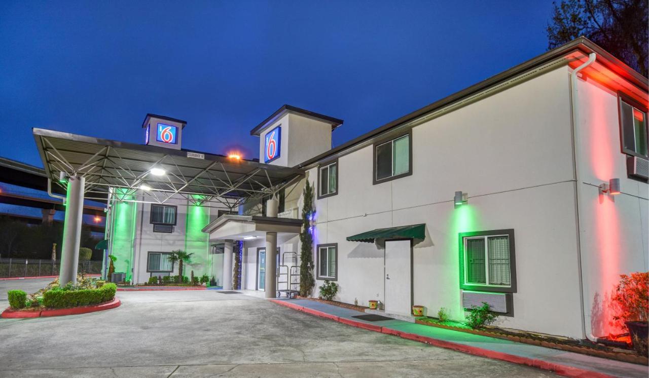 Motel 6 Humble, Tx - Houston International Airport Exterior photo